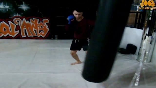 Прямой правый удар или правый кросс. Олег ММА. Right-handed direct hit. MMABRAND. смотреть онлайн