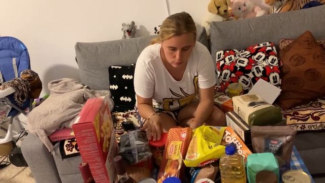 Работодатель прислал много продуктов на еврейский Новый год смотреть онлайн