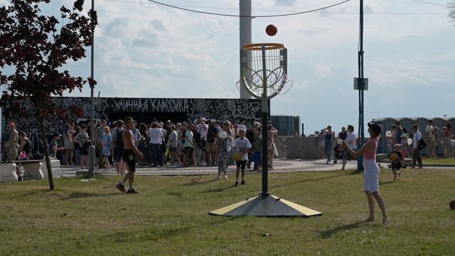 Трибол смотреть онлайн