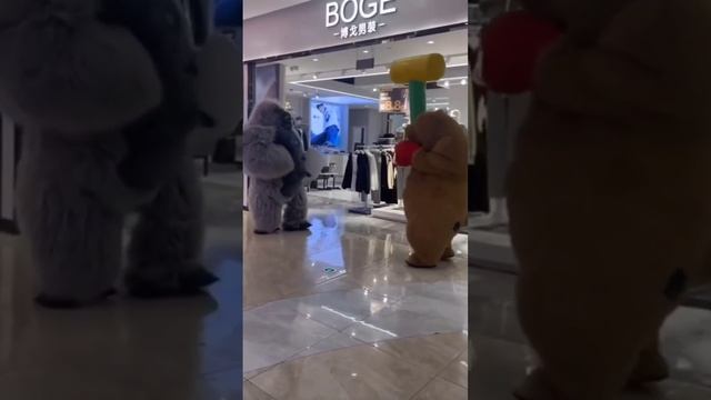 Драка в торговом центре) смотреть онлайн