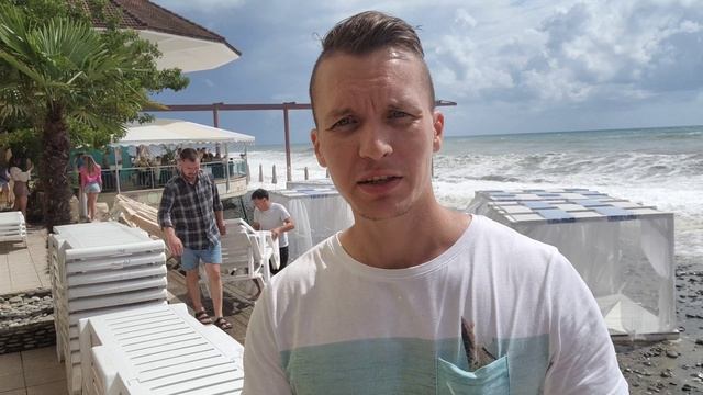 ШТОРМ РАЗРУШАЕТ БЕРЕГ СОЧИ смотреть онлайн