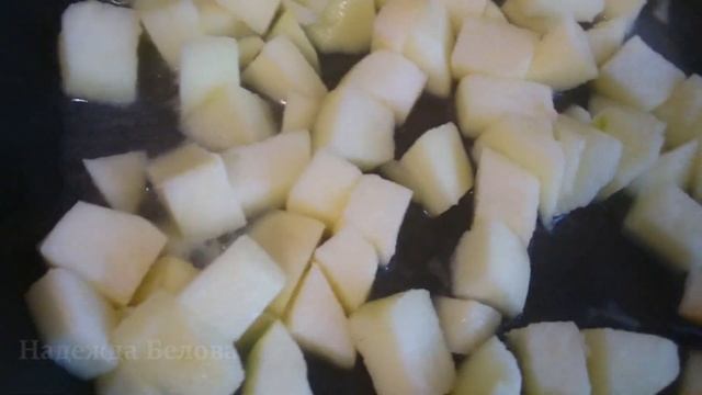 ?Простой десерт Яблоки в карамели. Быстро, пока кипит чайник смотреть онлайн