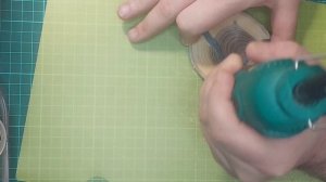подставка из спила и эпоксидной смолы.