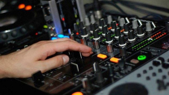 TECH HOUSE REMIX D.J.POWER-S2.wmv смотреть онлайн