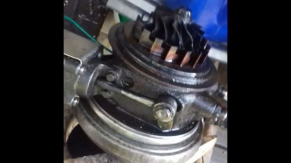 Ремонт закисшей плавающей геометрии турбины Iveco EuroStar Cursor 10 ивеко евростар курсор 10