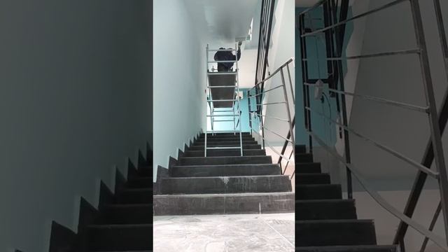 Лестничный пролет покраска,помост-вышка тура. смотреть онлайн