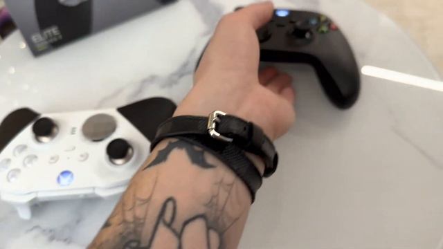 Elite Controller series 2 White. Стоит ли переплачивать? смотреть онлайн