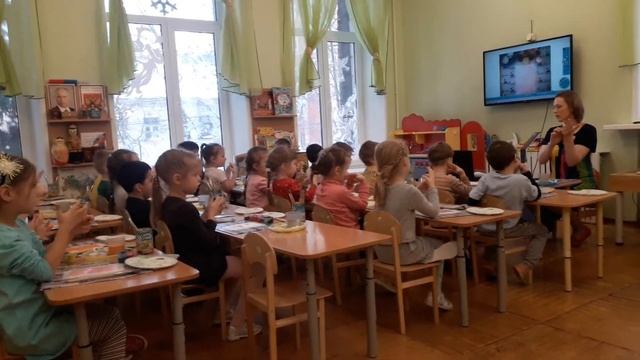 НОД по рисованию "Открытка для мамы" смотреть онлайн