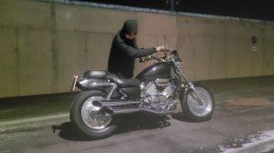 Honda Magna VF750 Sound & Walkaround