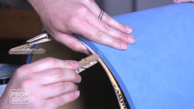 Make Harley Quinn's Hammer - DIY Prop Shop смотреть онлайн