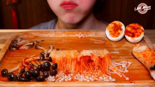 ASMR ENOKI MUSHROOMS AND ALL KIND OF MUSHROOMS *REAL MUKBANG* LAMLAM ASMR смотреть онлайн