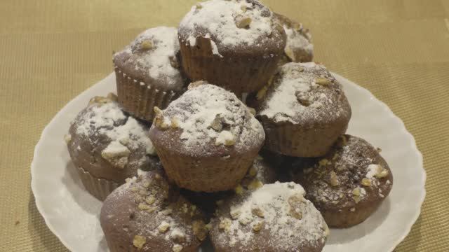 Шоколад и вишня! Что может быть лучше? смотреть онлайн