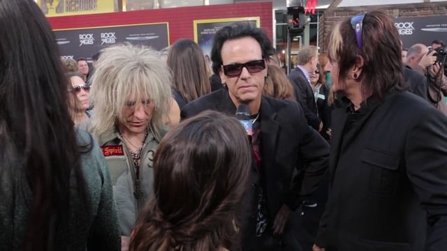Poison Interview with Martha Quinn at the Rock of Ages Movie Premiere смотреть онлайн