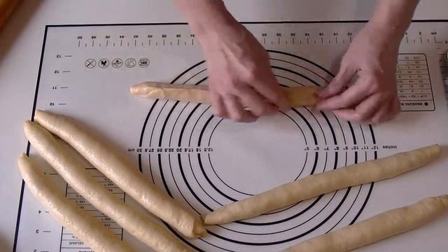 Булочки_с_вишней,сдобные_дрожжевые_..mp4 смотреть онлайн