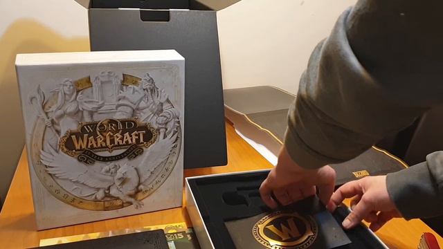 World of Warcraft 15th Anniversary Collectors Edition Unboxing смотреть онлайн
