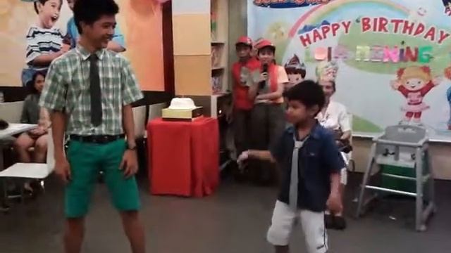 Gentlemen dance number by Gabo, Duds & Tito Tiks смотреть онлайн