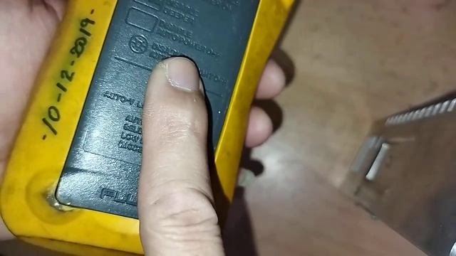 FLUKE 115 multimeter Power-up options смотреть онлайн