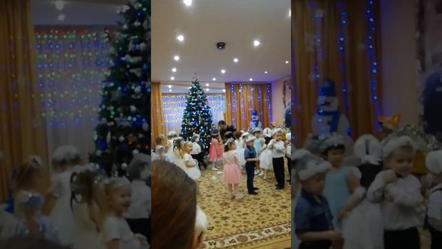 Утренник у Василисы, кидание снежками смотреть онлайн