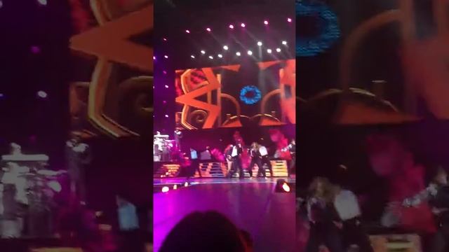 Jennifer Lopez Крокус Сити смотреть онлайн
