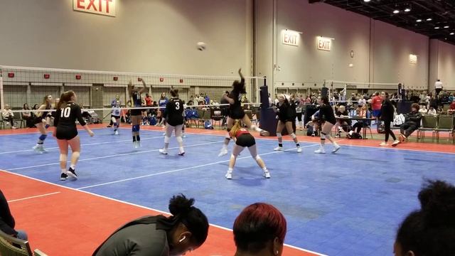 Day 3 vs Coqui VBC 17 (Game 1 Set 1) смотреть онлайн