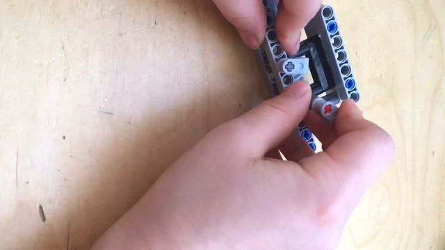 Автоматическая коробка передач / раздаточная коробка из Лего техник смотреть онлайн