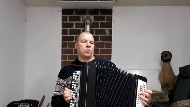 НА ДАЧЕ ОДИН И С БАЯНОМ... смотреть онлайн
