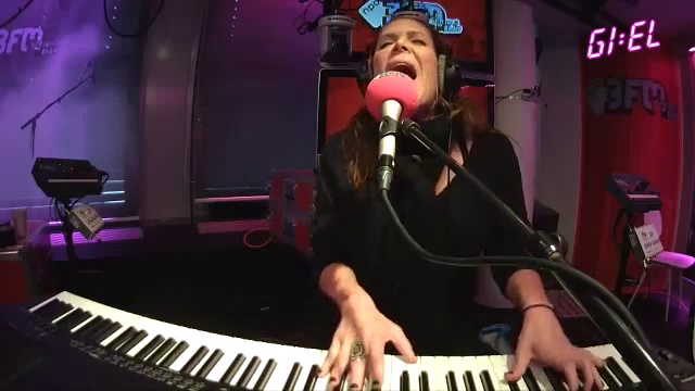 Beth Hart @ GIEL 3FM - Love Is A Lie смотреть онлайн
