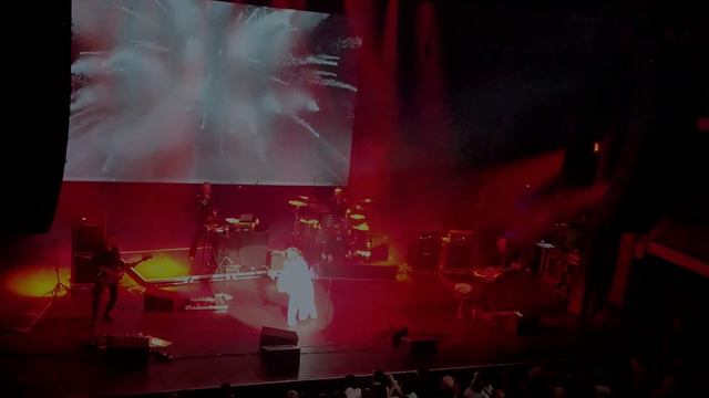 Siouxsie 'here comes that day' - Ancienne-Belgique - 3 may 2023 смотреть онлайн