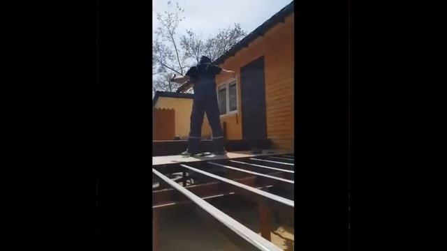 Монтаж лестницы из террасной доски Good Cover смотреть онлайн