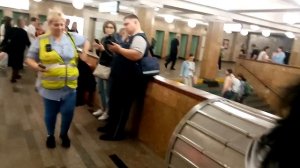 Спасаем пассажиров метро от штрафов. Контролёры украли социальную карту