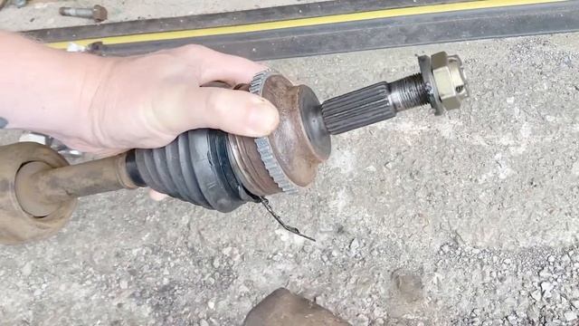 Renault Clio Project Part 5 - Driveshaft Rebuild смотреть онлайн