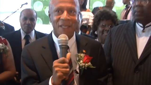 CACCI PRESENTS IT'S CARRICOM LEADERSHIP AWARD TO GRENADA PRIMINISTER TILLMAN THOMAS смотреть онлайн
