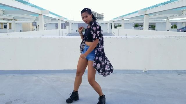 Chung Ha (청하) – 'Snapping' Dance Cover By Vina
