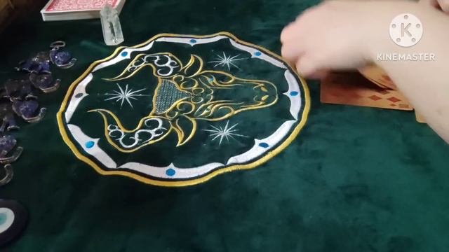 Крестовый король и соперница Бубновая дама. Что у него с другой? Счастлив ли он с ней? смотреть онлайн