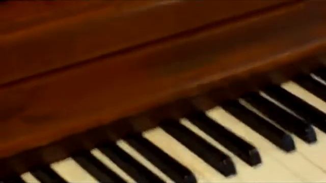 Kris Nicholson Shows Off The Kimball Electromatic Player Spinet Piano.avi смотреть онлайн