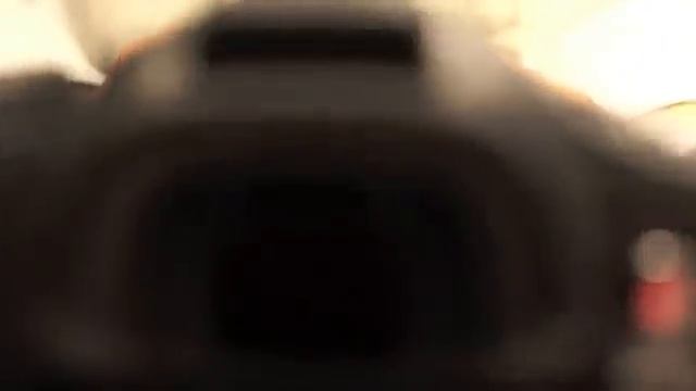 Sony Alpha A77 Hands-on Preview (Engadget)