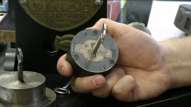 Сейфовые замки, часть 2. смотреть онлайн