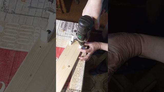 Перила для инвалидной кровати #lifehacks #сделайсам #лпх #очумелыеручки #втоп смотреть онлайн