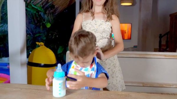 Марк хочет быть маленьким и не хочет помогать - Поучительная история для детей