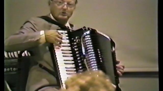 "Шведо-Итальянская Мазурка"(Фросини) - испонение аккордеониста виртуоза Г. Лазари(1987) смотреть онлайн