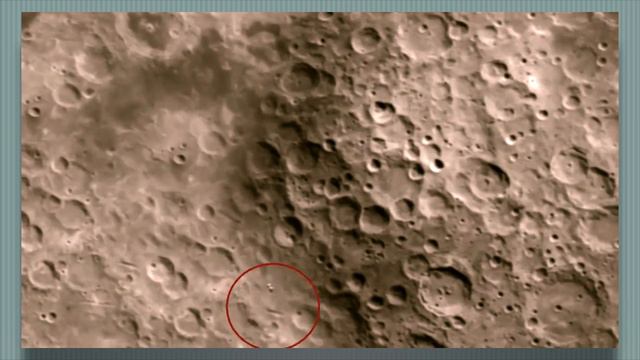 НЛО, пролетевшее над поверхностью Луны смотреть онлайн