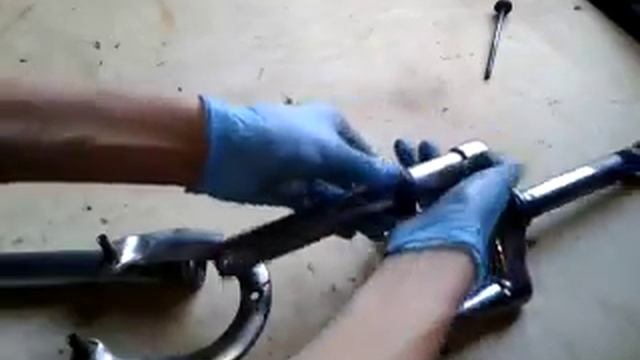 КАК ПОЧИСТИТЬ ВЕЛОСИПЕДНУЮ ВИЛКУ СВОИМИ РУКАМИ!!! смотреть онлайн