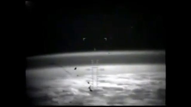 Фото и видео Луны с НЛО в кадре смотреть онлайн
