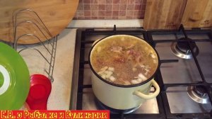 Самое вкусное и простое блюдо из говяжьей тушенки ,это супер похлебка из тушенки с овощами и рисом.