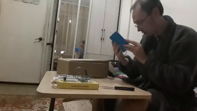 Распаковка посылки с сайта СЮРПРИЗ БОКС! Что там?? смотреть онлайн