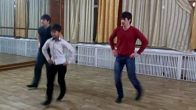 Лезгинка в Бишкеке. Танец тренера и учеников студии танцев Dancemaster. смотреть онлайн