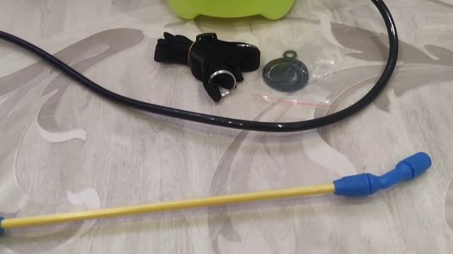 Опрыскиватель садовый помповый DEKO DKSP06 5 л. Помповый  опрыскиватель за 600 рублей.