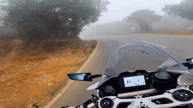 Epic Sunday Ride on Ducati Panigale V2 -Winter fog in Summer #Tigerpoint смотреть онлайн