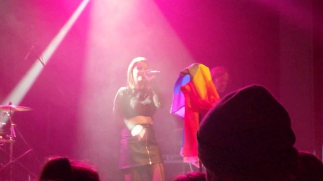 AGENDA Live - Emma Blackery (Manchester Academy 2, Manchester - 20/10/2018) смотреть онлайн