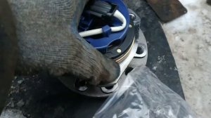замена передней ступицы опель зафира а, мотор z16xe. Opel Zafira A болтается колесо.смазка.
